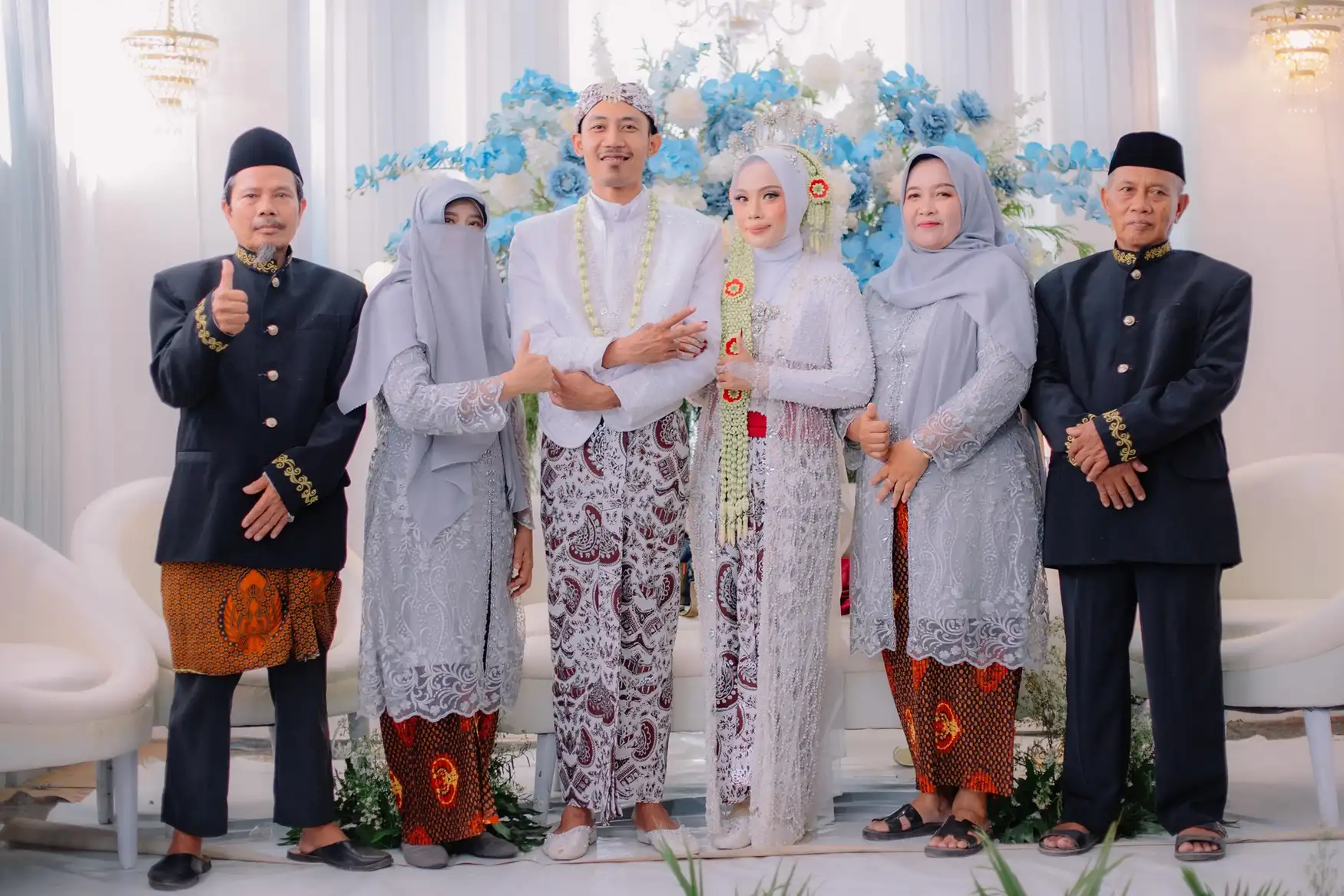 The Wedding Of Fauzy & Wiwin - Besokakad.Id